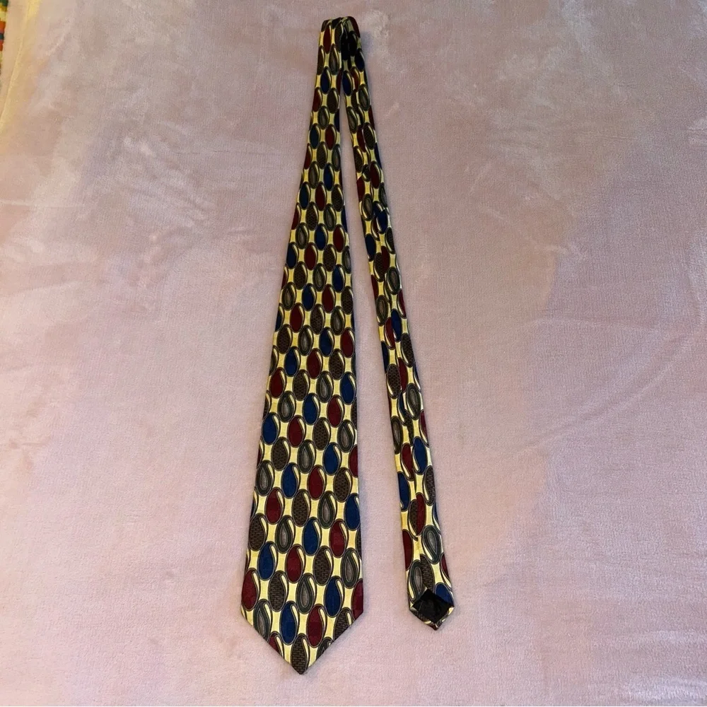 Oscar de la Renta vintage tie with oval paisley print yellow red blue
